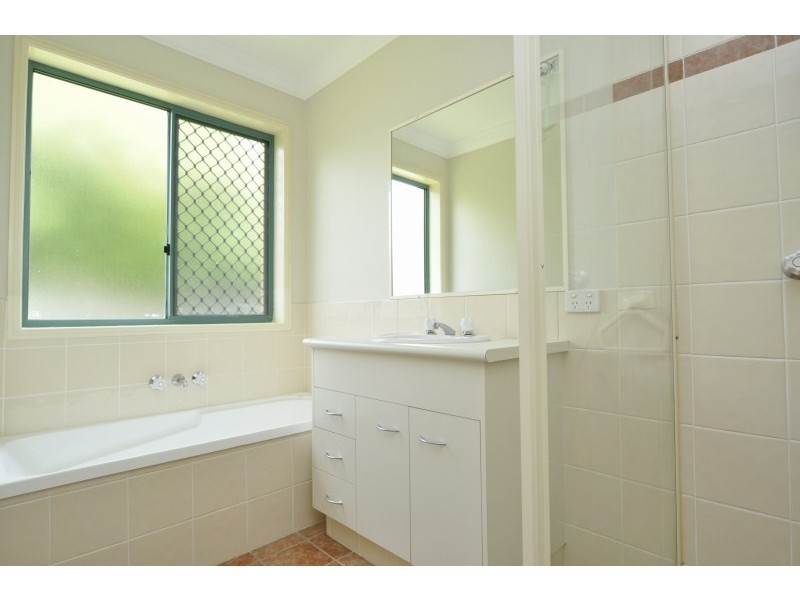 4/222 Central Street, Labrador QLD 4215