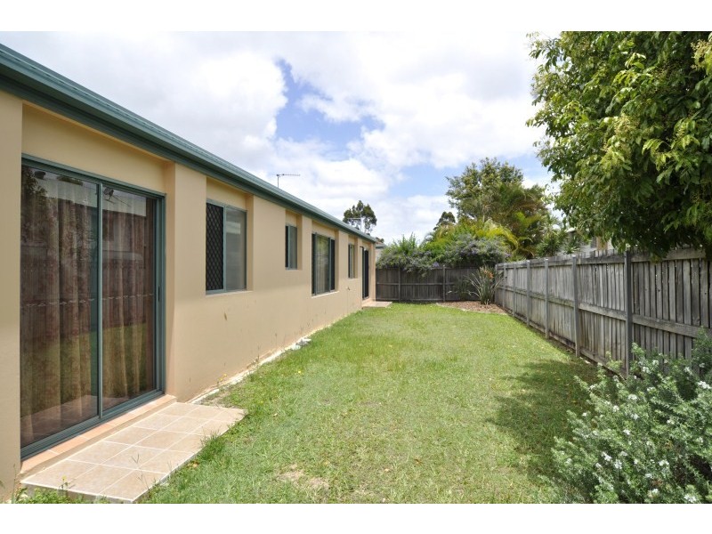 4/222 Central Street, Labrador QLD 4215
