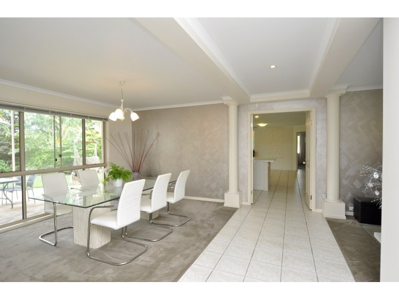 26 Maltravers Drive, Arundel QLD 4214