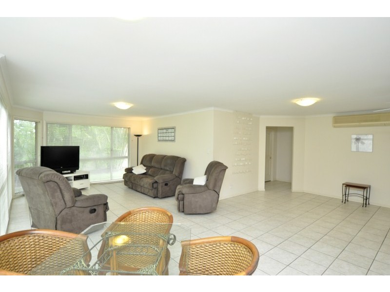 26 Maltravers Drive, Arundel QLD 4214