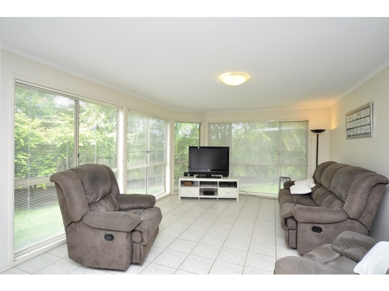 26 Maltravers Drive, Arundel QLD 4214