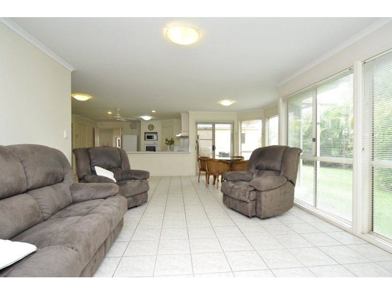 26 Maltravers Drive, Arundel QLD 4214