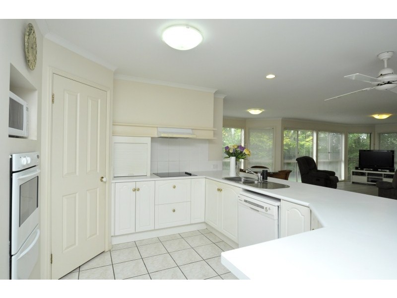 26 Maltravers Drive, Arundel QLD 4214