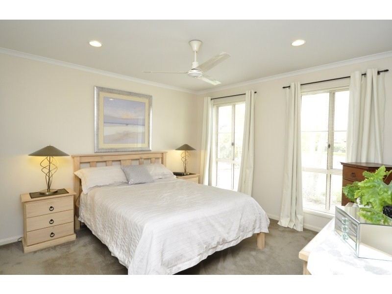 26 Maltravers Drive, Arundel QLD 4214