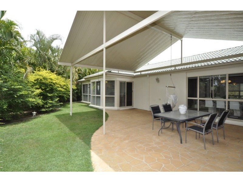 26 Maltravers Drive, Arundel QLD 4214