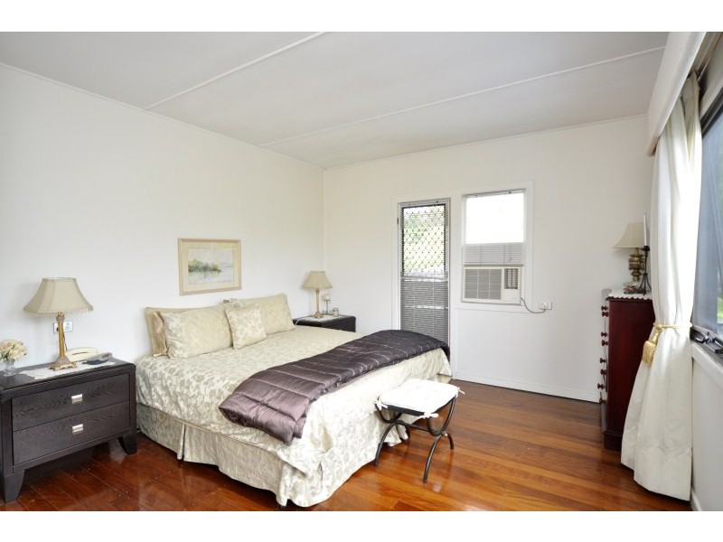 14 Bath Street, Labrador QLD 4215