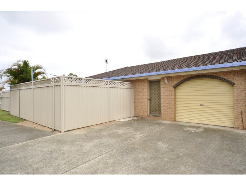 1/12 Davebill Court, Labrador QLD 4215