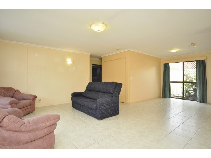 1/12 Davebill Court, Labrador QLD 4215