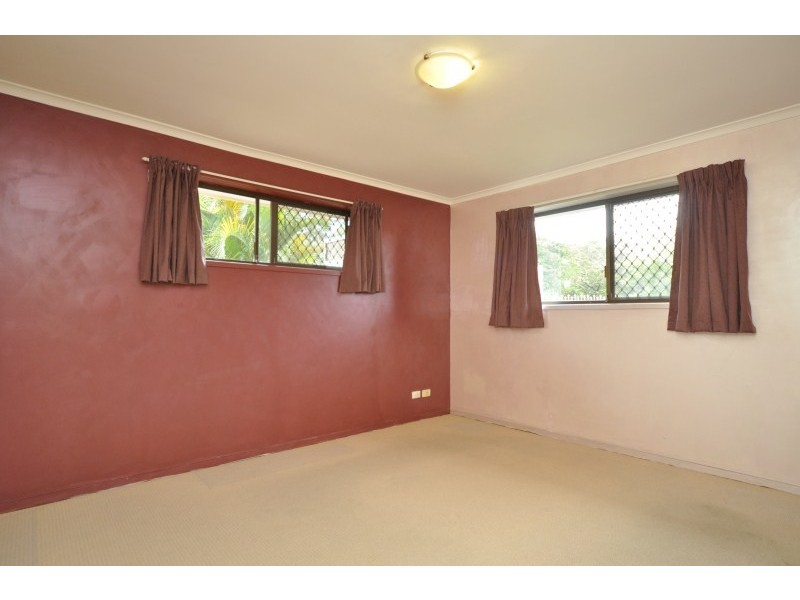 1/12 Davebill Court, Labrador QLD 4215