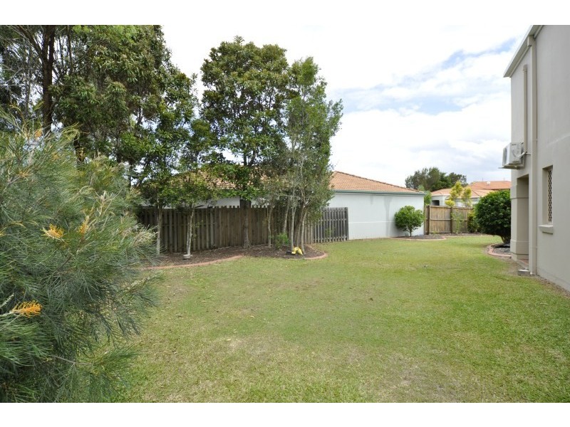 24 Harrow Place, Arundel QLD 4214