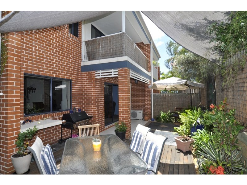 4/170 Whiting Street, Labrador QLD 4215