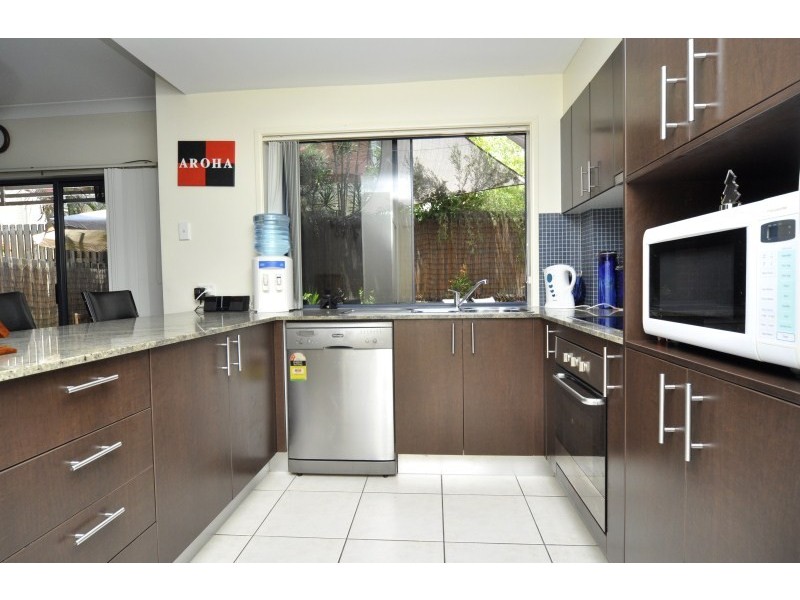 4/170 Whiting Street, Labrador QLD 4215