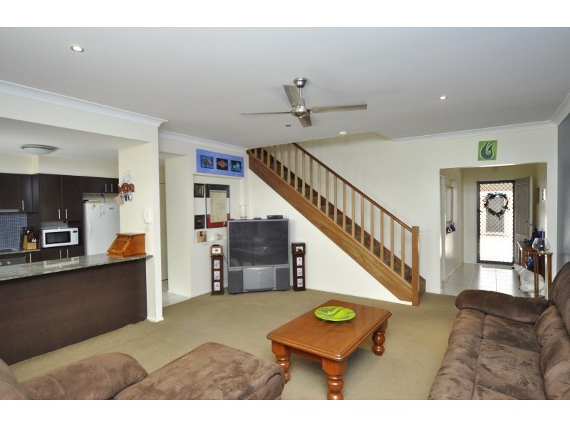 4/170 Whiting Street, Labrador QLD 4215