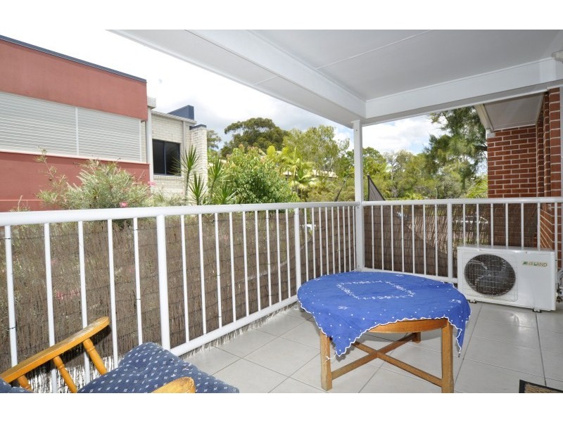 4/170 Whiting Street, Labrador QLD 4215