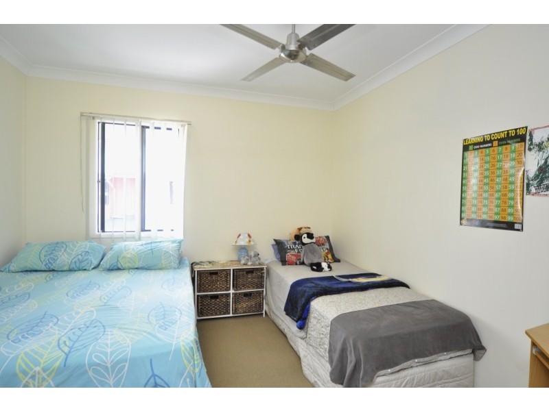 4/170 Whiting Street, Labrador QLD 4215