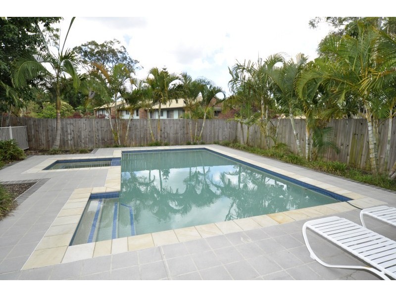 4/170 Whiting Street, Labrador QLD 4215