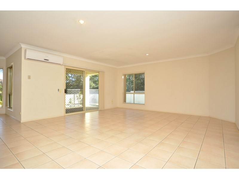 12 Bristol Place, Arundel QLD 4214