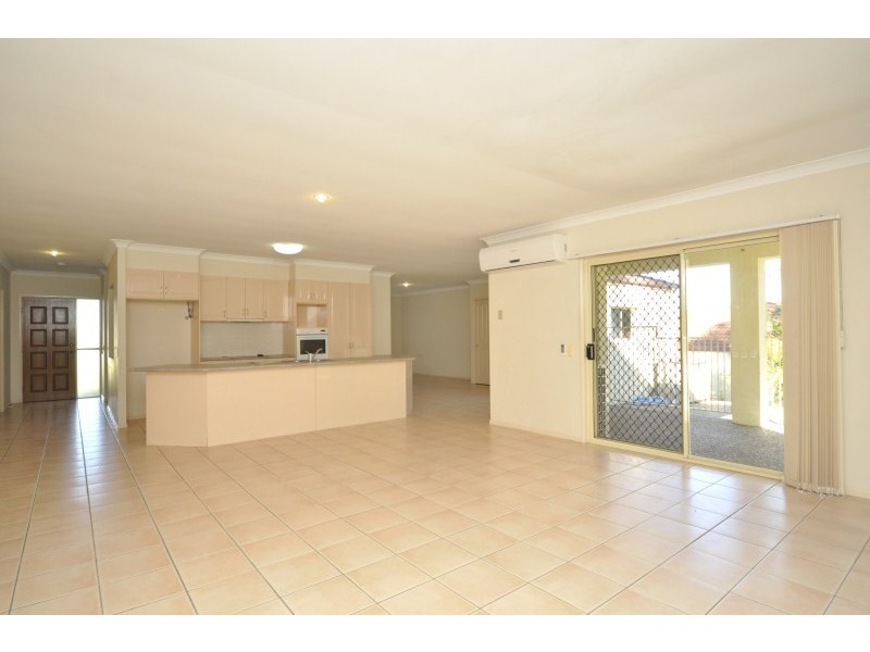 12 Bristol Place, Arundel QLD 4214