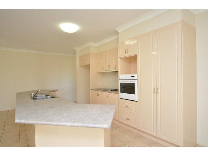 12 Bristol Place, Arundel QLD 4214