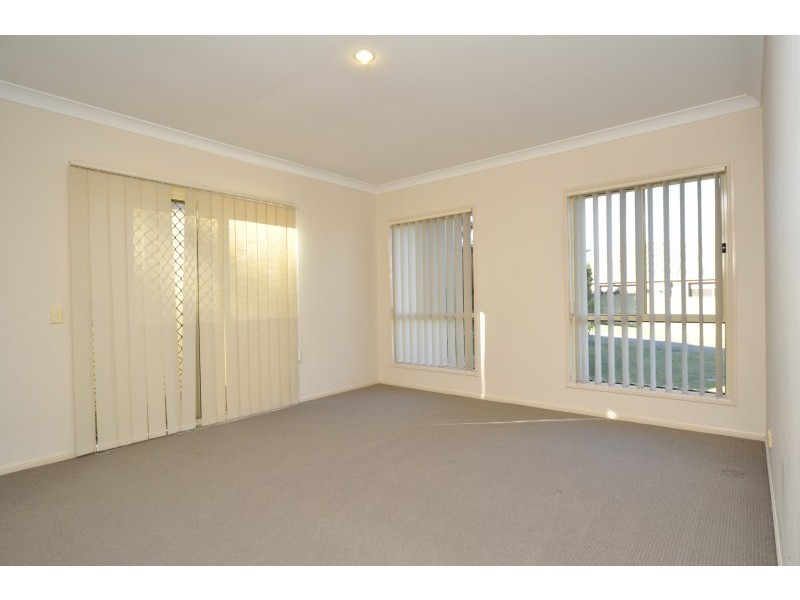 12 Bristol Place, Arundel QLD 4214