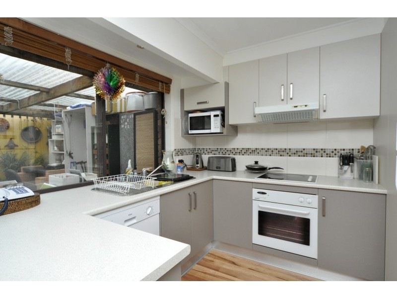 2/13 Senate Street, Labrador QLD 4215