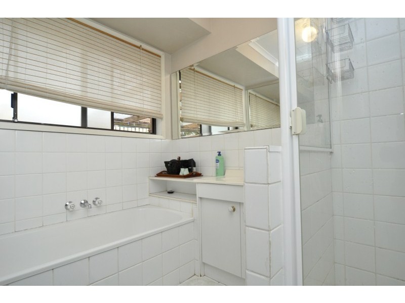 2/13 Senate Street, Labrador QLD 4215