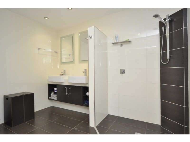 29 Allden Avenue, Labrador QLD 4215