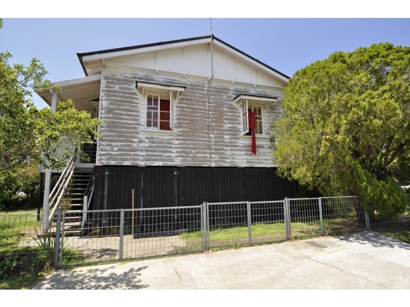 11 Water Street, Southport QLD 4215