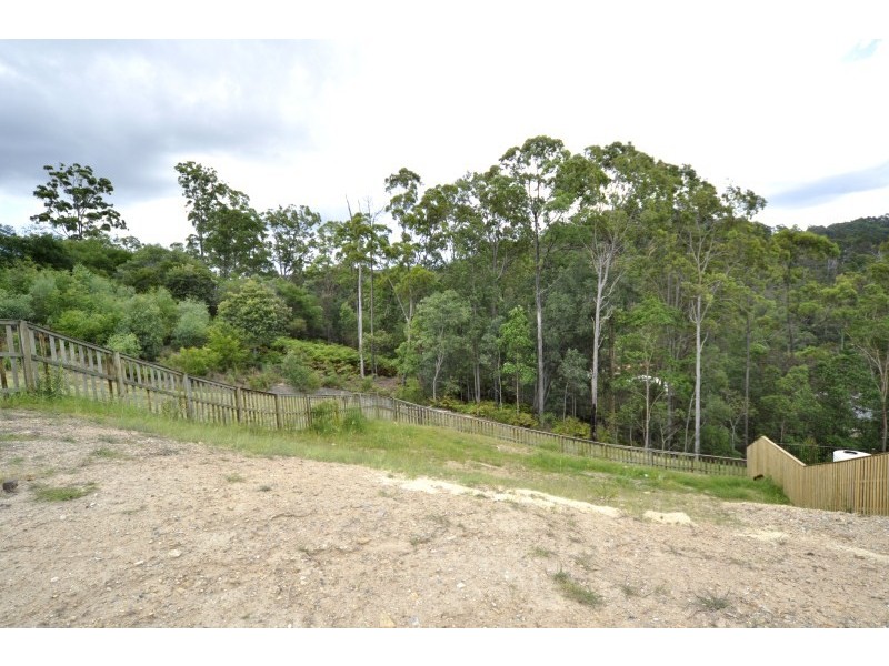 15 Barrington Street, Pacific Pines QLD 4211