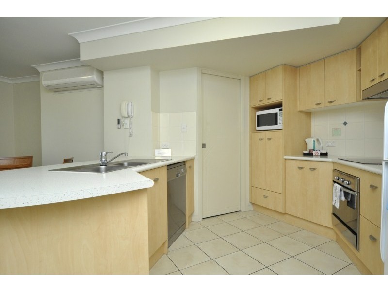 210/392 Marine Parade, Labrador QLD 4215