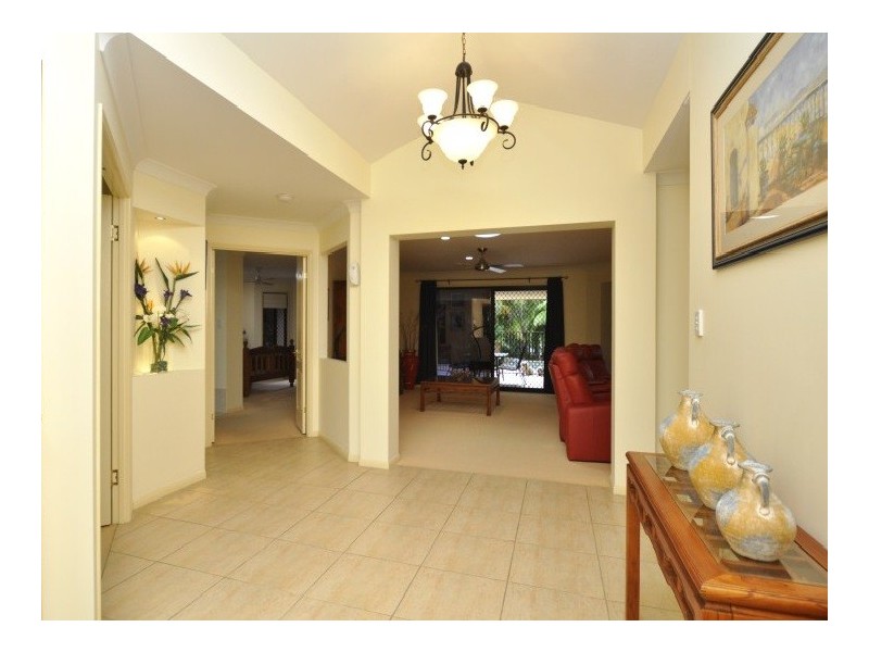 72 Arun Drive, Arundel QLD 4214