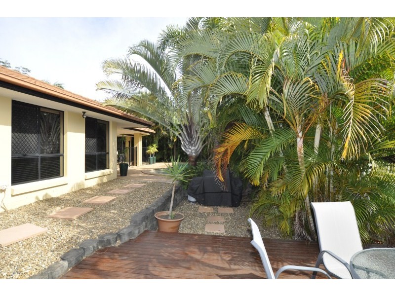 72 Arun Drive, Arundel QLD 4214