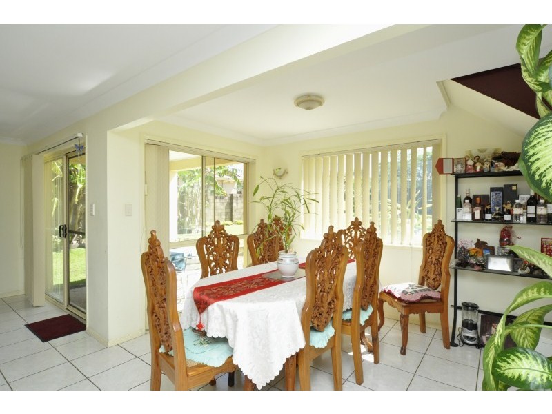 1 Kettlewell Chase, Arundel QLD 4214