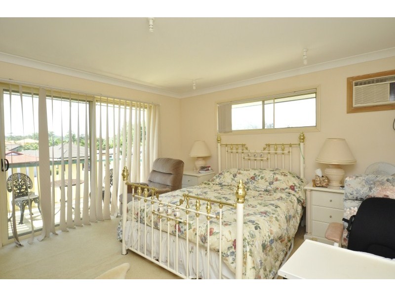 1 Kettlewell Chase, Arundel QLD 4214