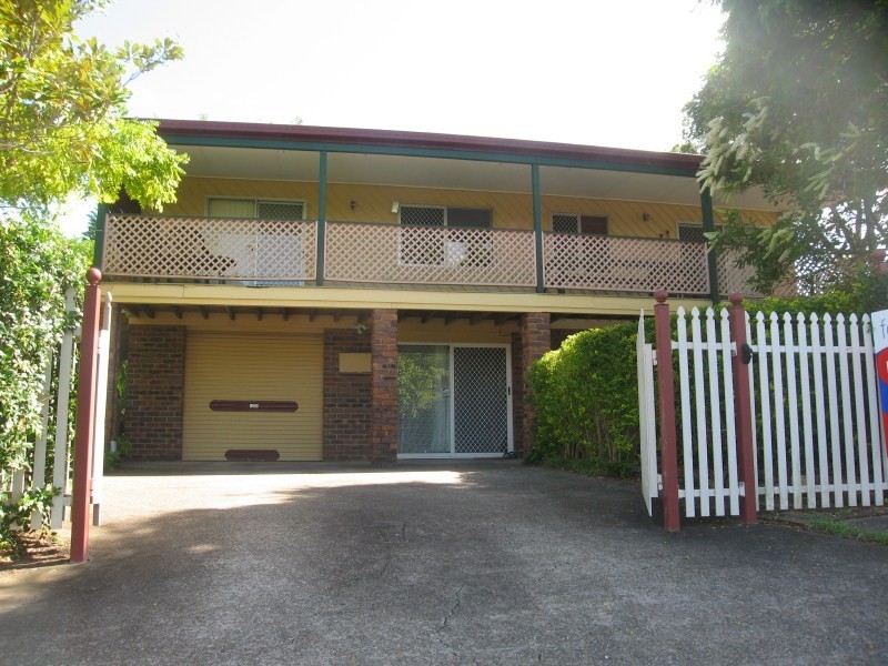 229 Central Street, Labrador QLD 4215