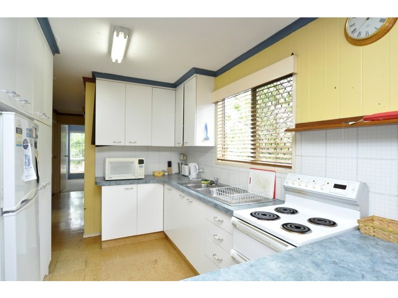 229 Central Street, Labrador QLD 4215