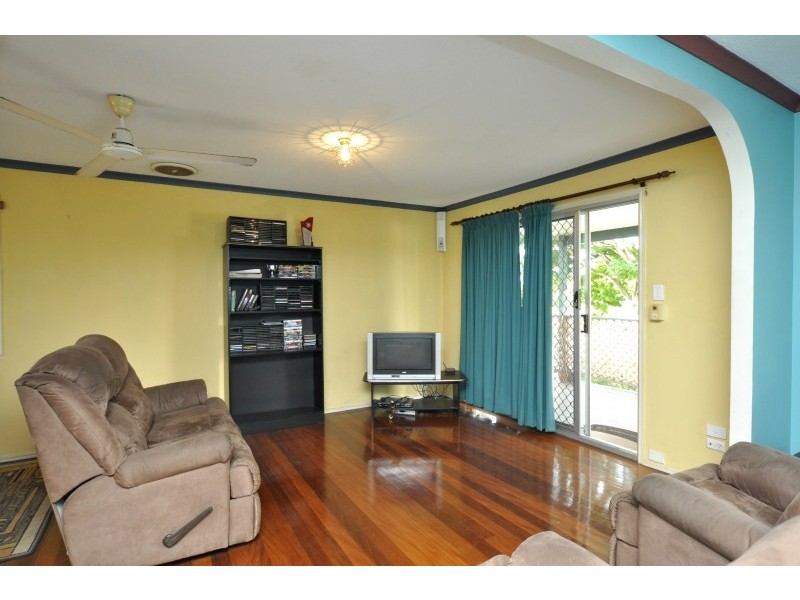 229 Central Street, Labrador QLD 4215