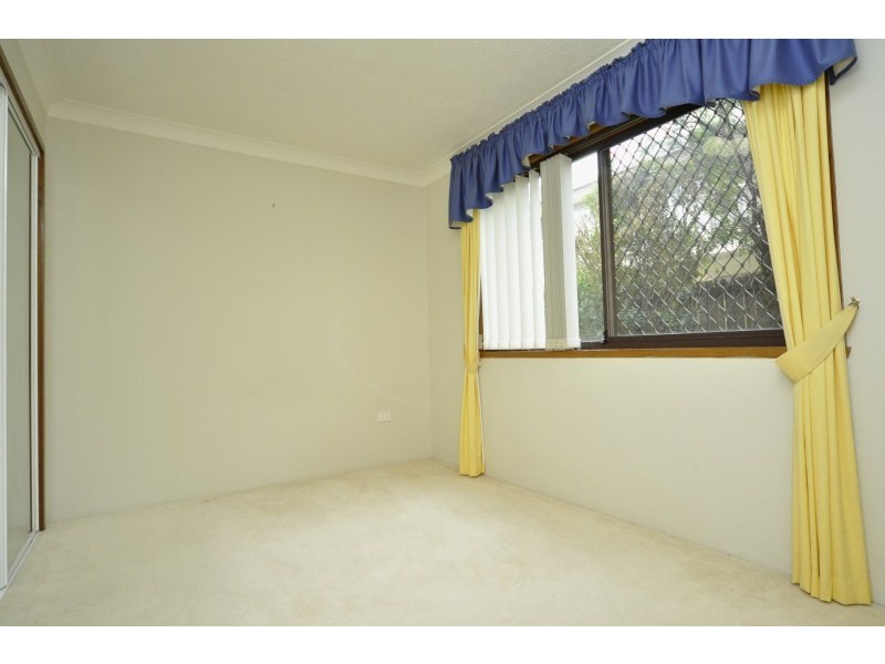 2/168 Frank Street, Labrador QLD 4215