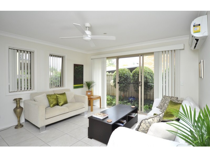 1/27 Harley Street, Labrador QLD 4215