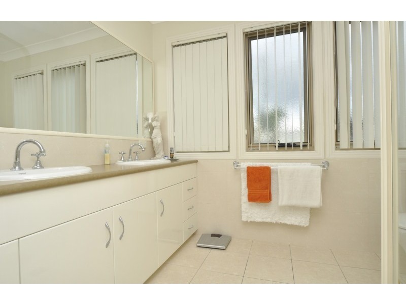 1/27 Harley Street, Labrador QLD 4215