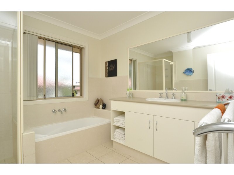 1/27 Harley Street, Labrador QLD 4215