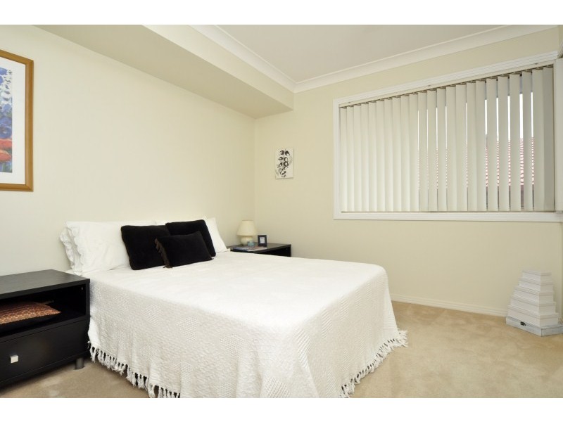 1/27 Harley Street, Labrador QLD 4215