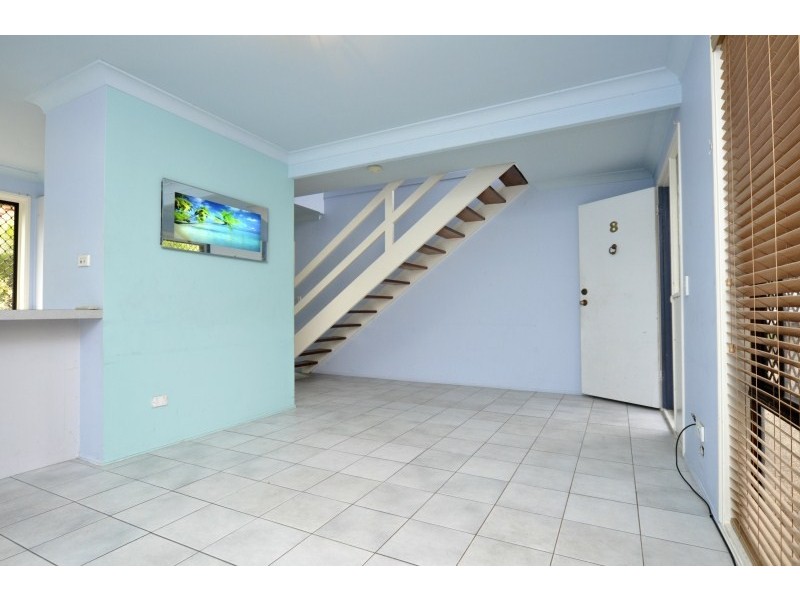 8/202 Central Street, Labrador QLD 4215