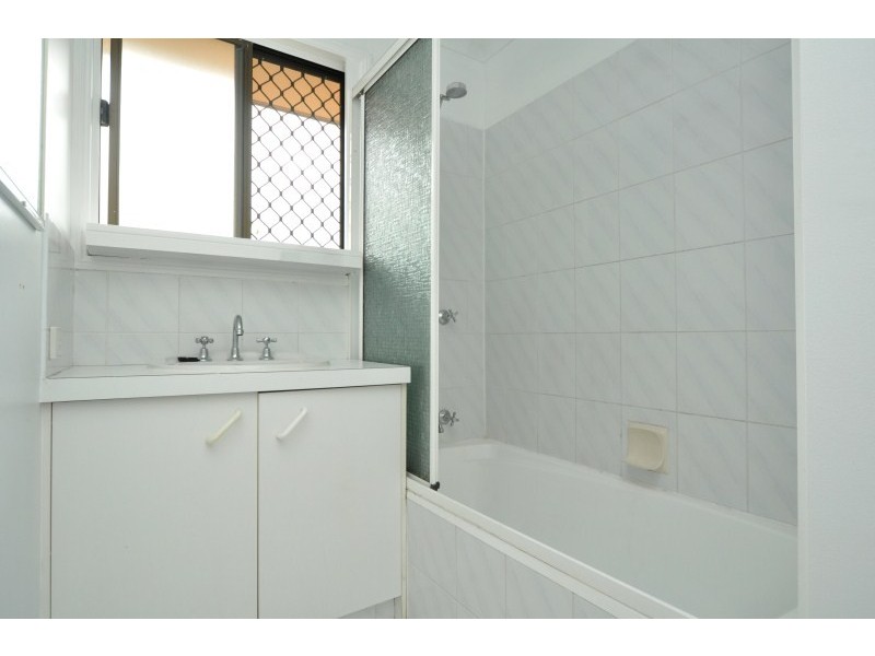 8/202 Central Street, Labrador QLD 4215