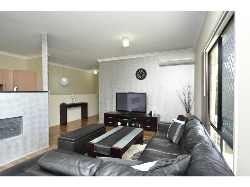 2/17 Louise Street, Southport QLD 4215
