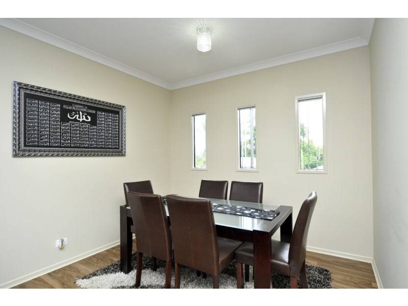 2/17 Louise Street, Southport QLD 4215