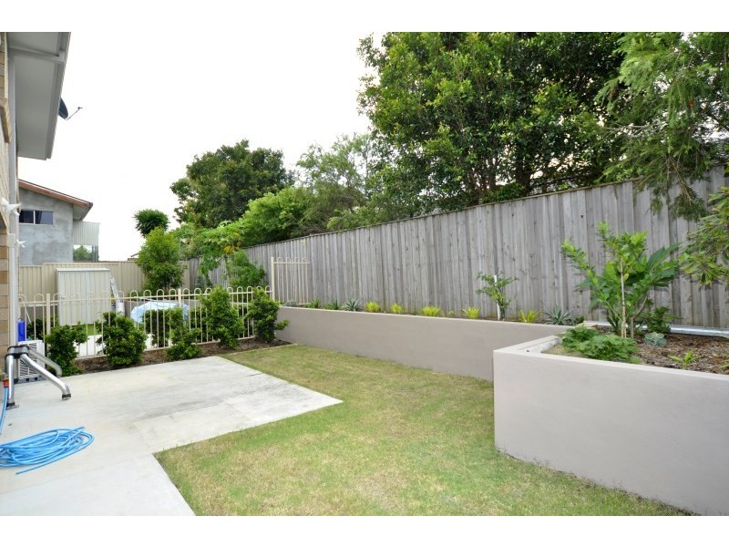 2/17 Louise Street, Southport QLD 4215