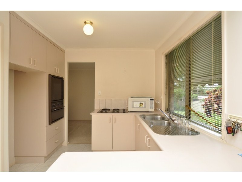 26 Ashburton Close, Arundel QLD 4214