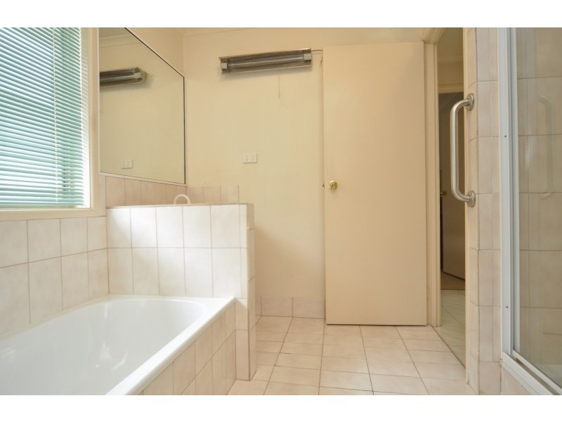 26 Ashburton Close, Arundel QLD 4214