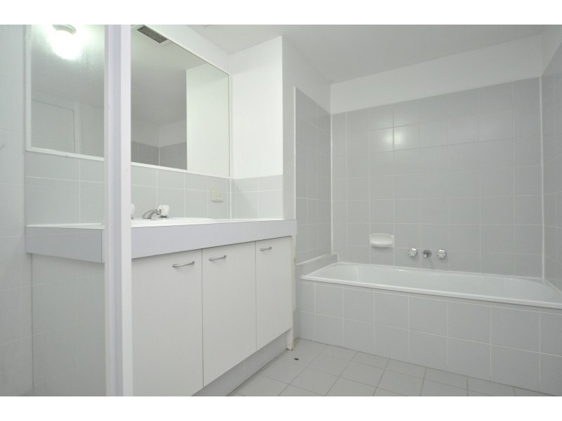 10/444 Marine Parade, Biggera Waters QLD 4216